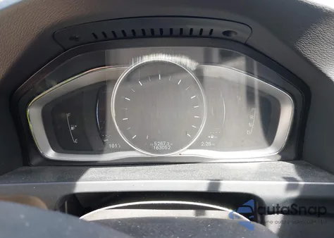 2015 Volvo S60 T6 z USA, uszkodzony, nr VIN YV149MFK5F1353399